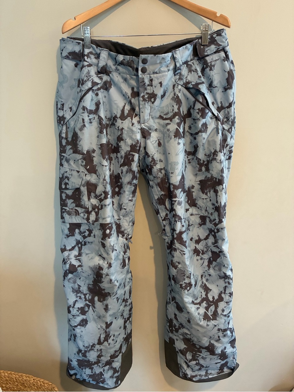 Women’s North Face snow pants